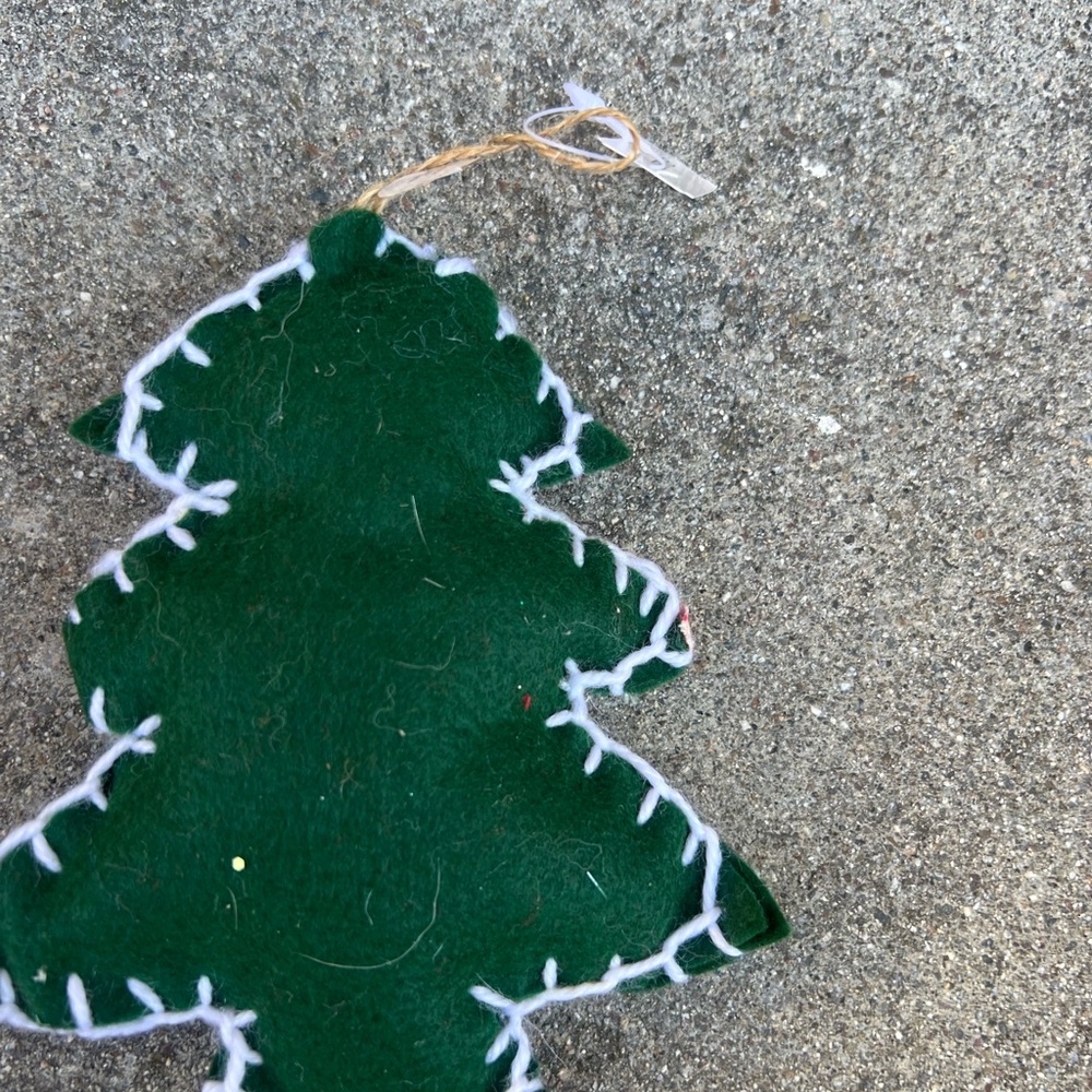 Green Felt Christmas Tree Ornament new with tags - Picture 12 of 12